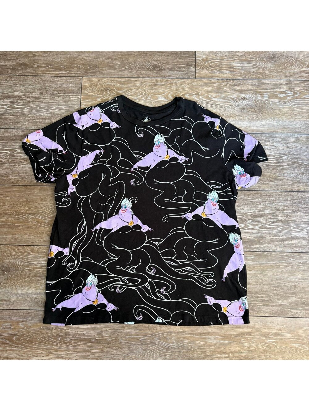 Disney Parks XL Ursula Tee